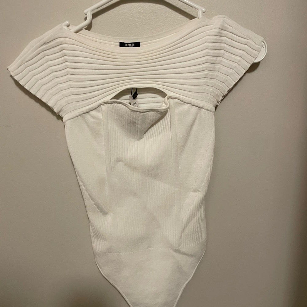 Express Elegant White Ribbed Women's bodysuit with cutout